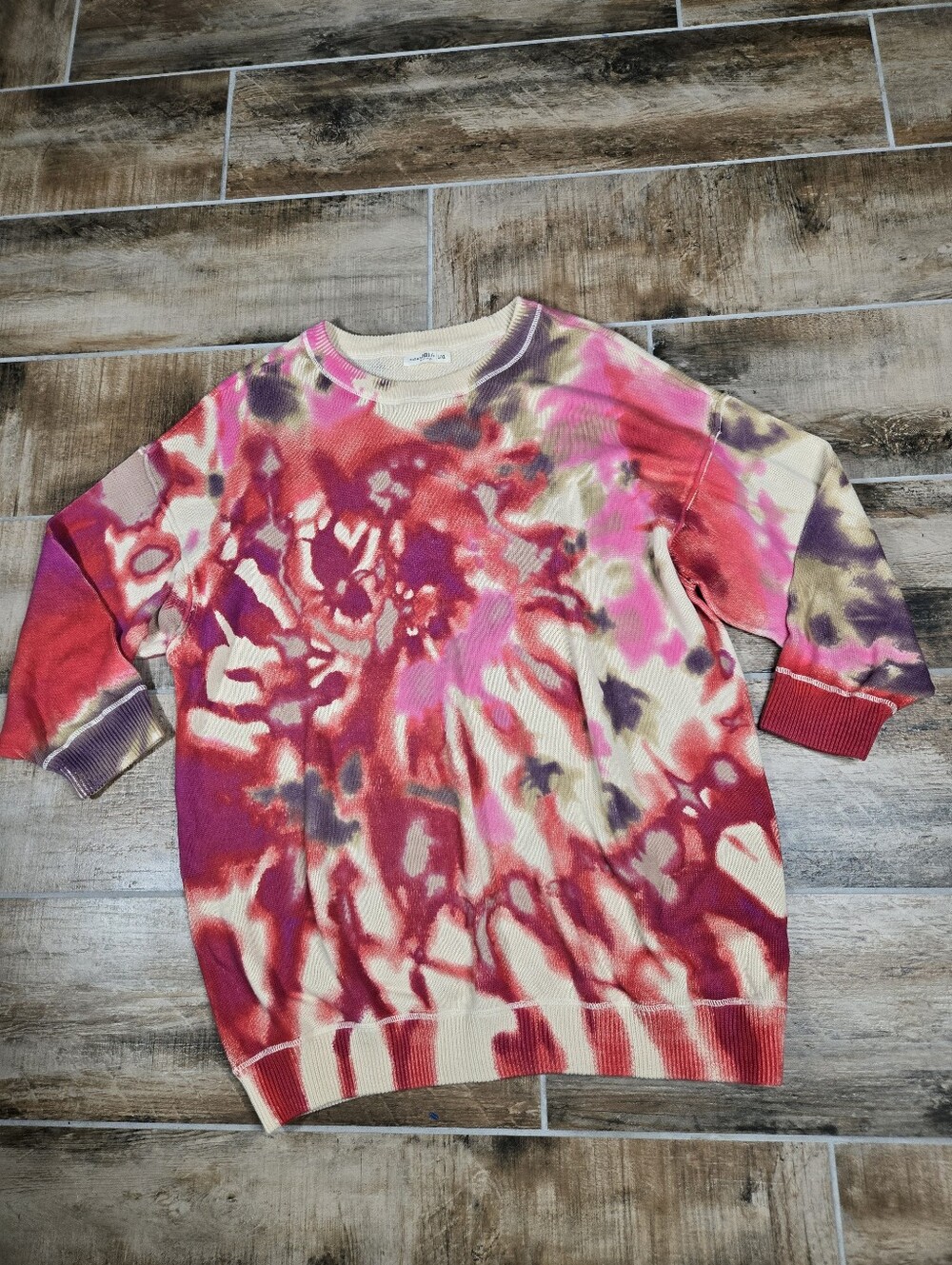 Natural Life Tie Dye Top L / XL Oversize Slouchy Sweatshirt Red Fuschia Cream - Picture 2 of 16